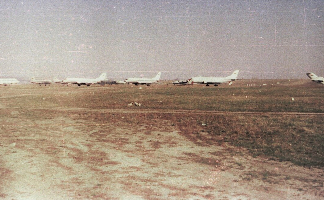 Самолеты в старом аэропорту. 1979 год
