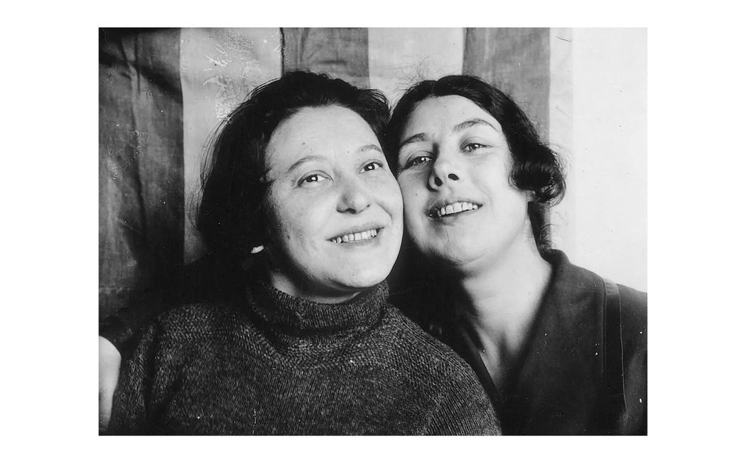 Варвара Степанова и Любовь Попова. Фото Александра Родченко. 1924 год
