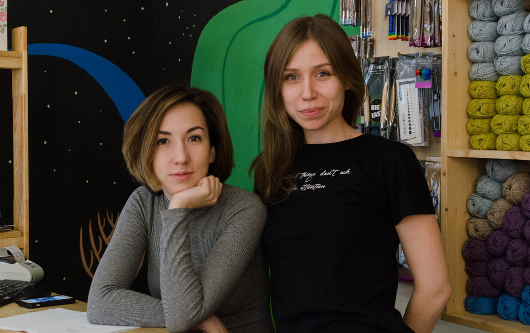 Сотрудница «Лавки» Элина Юрасова и основательница «Лавки» Катя Фатыхова