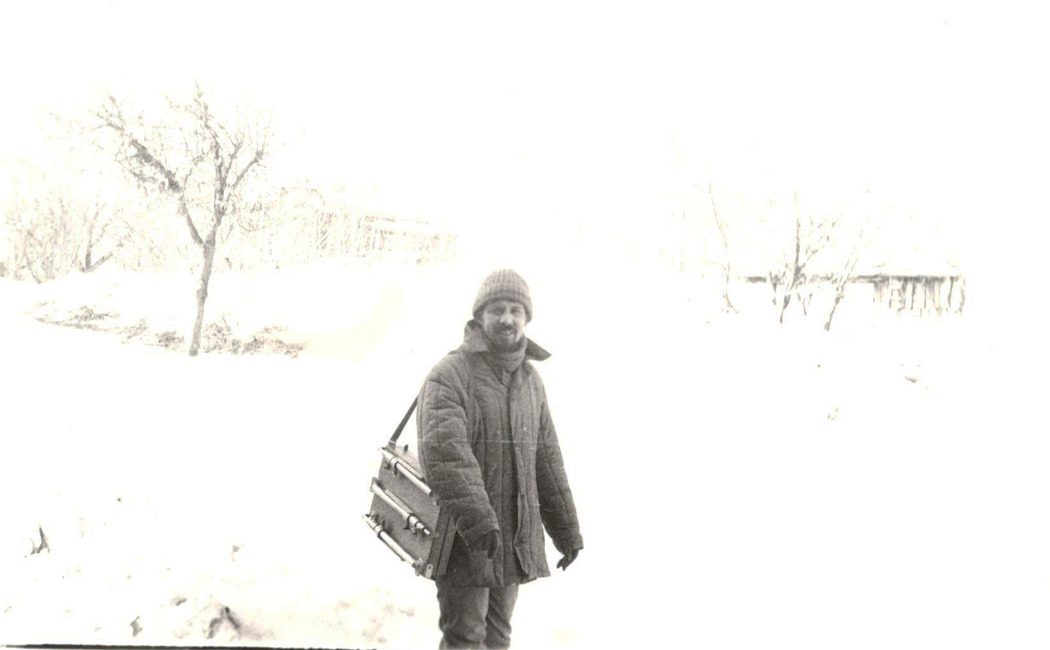 По пути на наброски, во времена, когда работал дворником. 1982 год